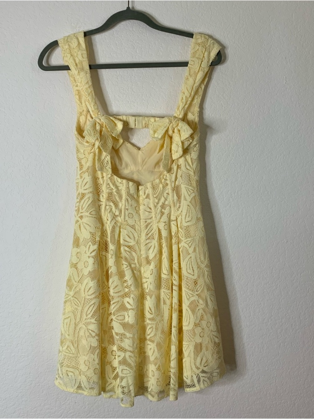 For love and lemons August yellow lace back zip mini dress M - Picture 7 of 10